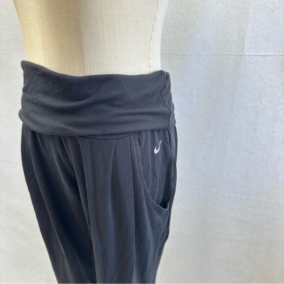 Nike black foldover modal ruched leg capri yoga pant size small - Picture 13 of 16